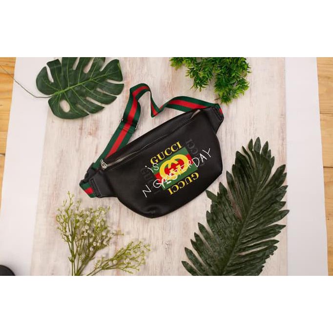 Kualitas Terbaik Tas Bahu - Sling bag - Chest bag GUCCI - Merah PROMO