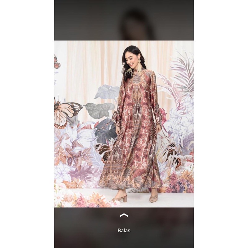 Russel dress Wearing klamby