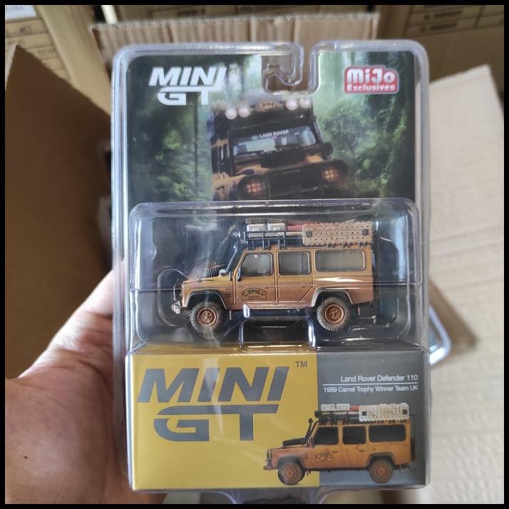 Mini Gt 221 Land Rover Defender 110 1989 Camel Dirty Mijo (Blister)