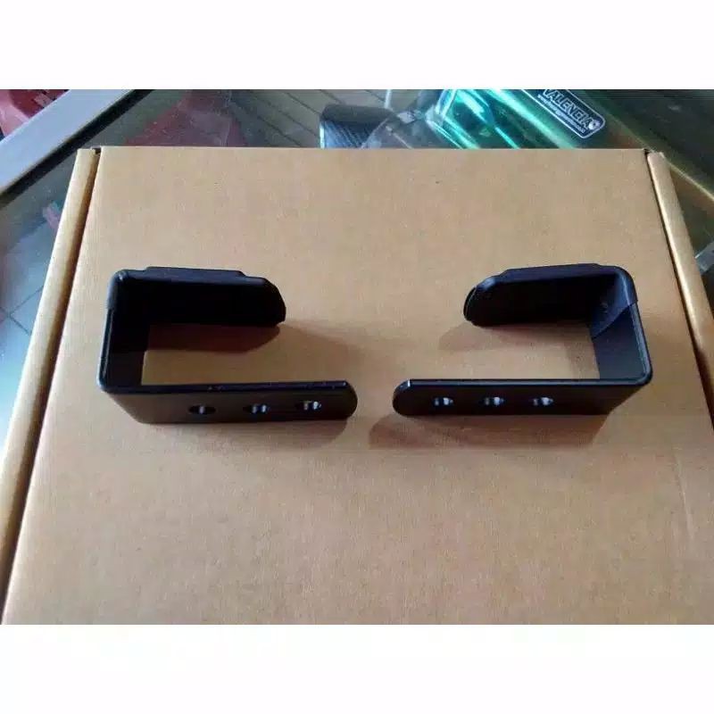 Dudukan plat nomor magnet vespa Lx/s