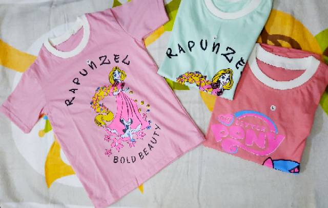 Kaos oblong karakter lengan pendek anak perempuan