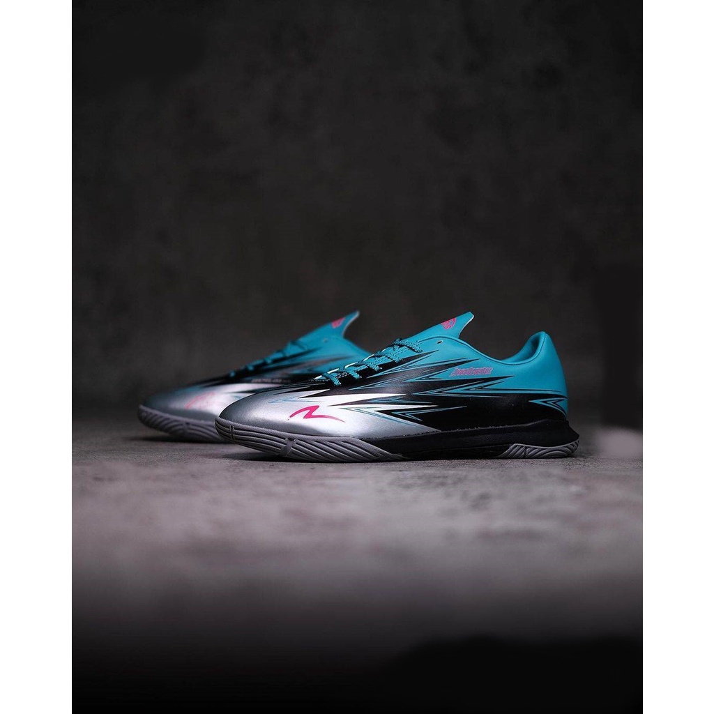 specs lightspeed 3 silver black navy in sepatu futsal