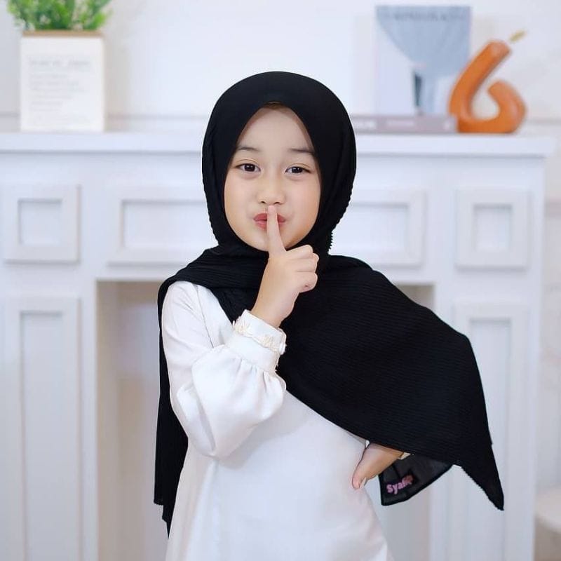 Pashmina Plisket Kerudung Anak Remaja Hitam Putih - Plisket Pashmina Anak Remaja Putih Hitam