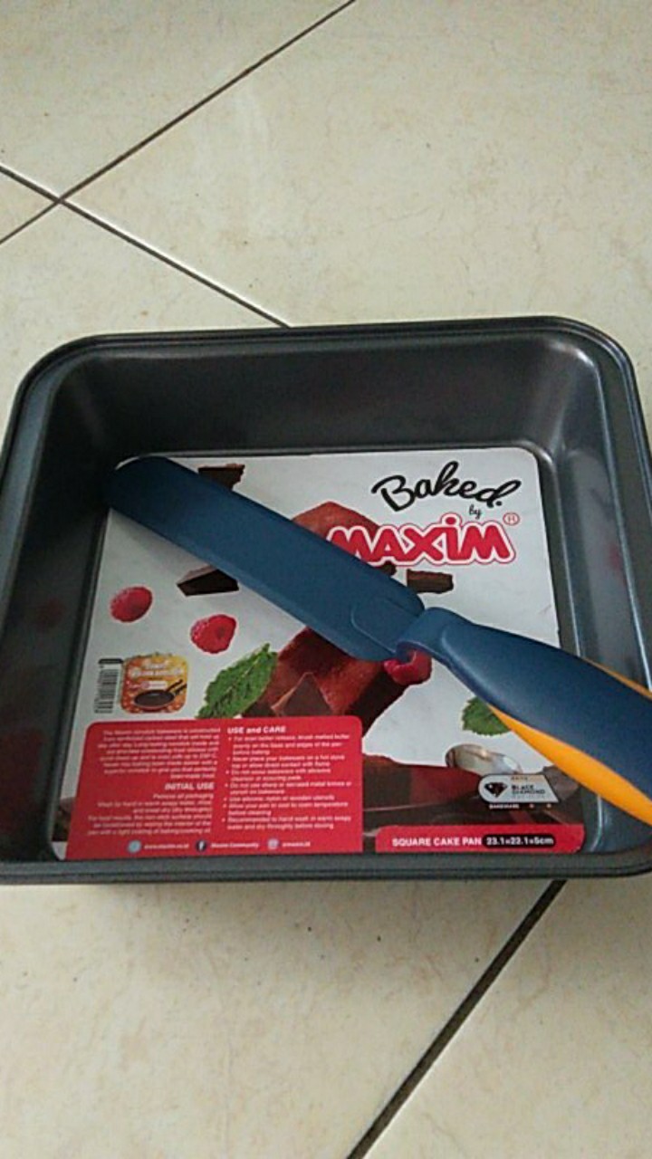 Maxim Bakeware Loyang Kue Teflon Anti Lengket 23cm Square Pan + Cake Spatula / Sutil Nylon