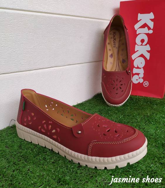 Sepatu slipon kickers AU25