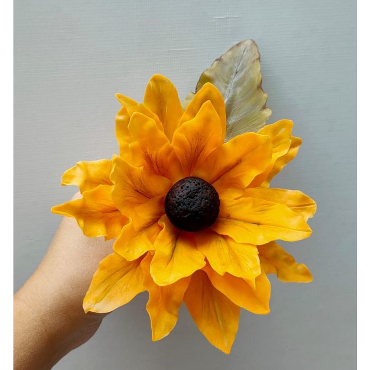 

gumpaste flower sunflower fantasi edible flower hiasan tart cake topper