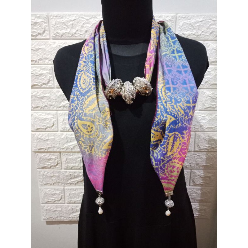 Kalung Etnik Kain Batik Liontin Lobong 3 Sepuh Perak Bakar