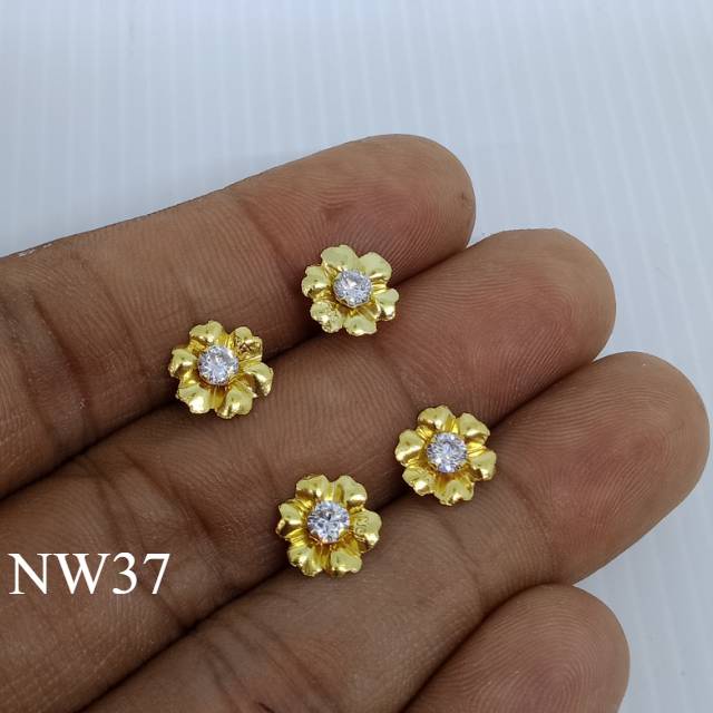 Anting tindik emas