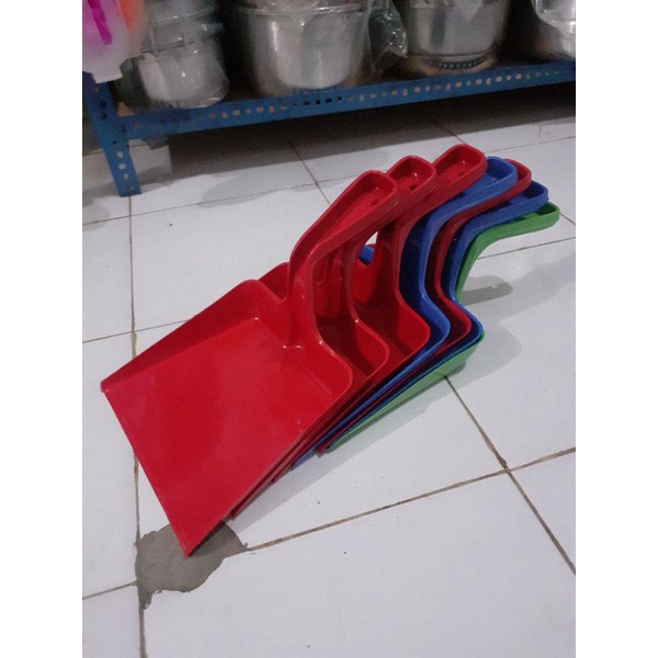 pengki/serokan/sekop/cikrak_sampah_tangan