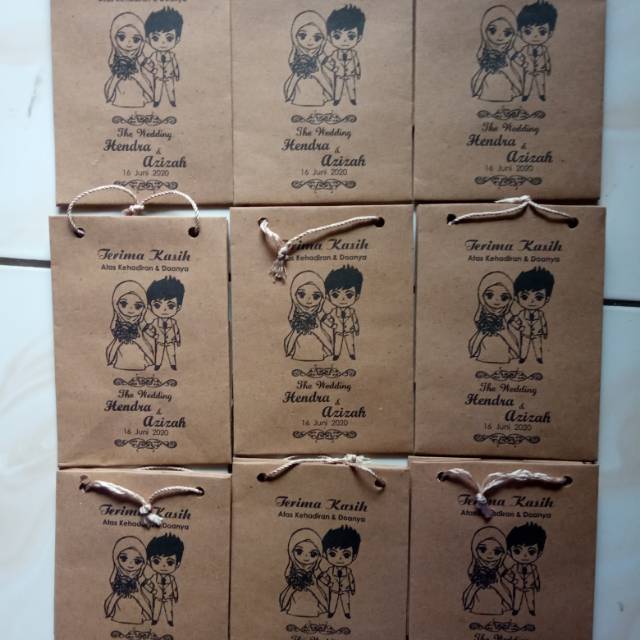 

paperbag/tas kertas 9x8x18(pxlxt)