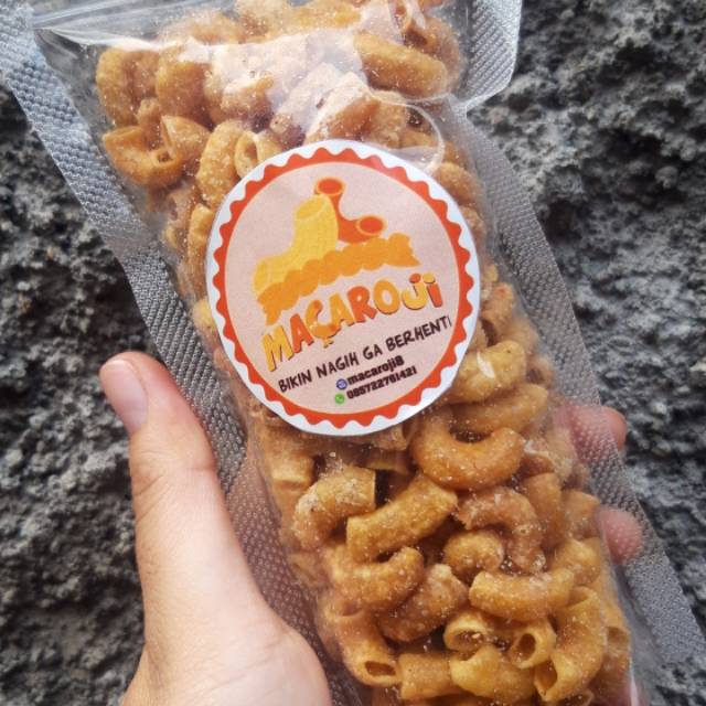 

Snack makaroni kriuk nikmat pedas asin keju balado