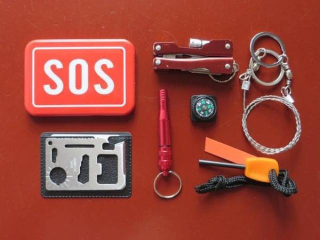 Peralatan Survival Kamping Emergency SOS EDC Tools / Perlengkapan Kemah Hiking Outdoor