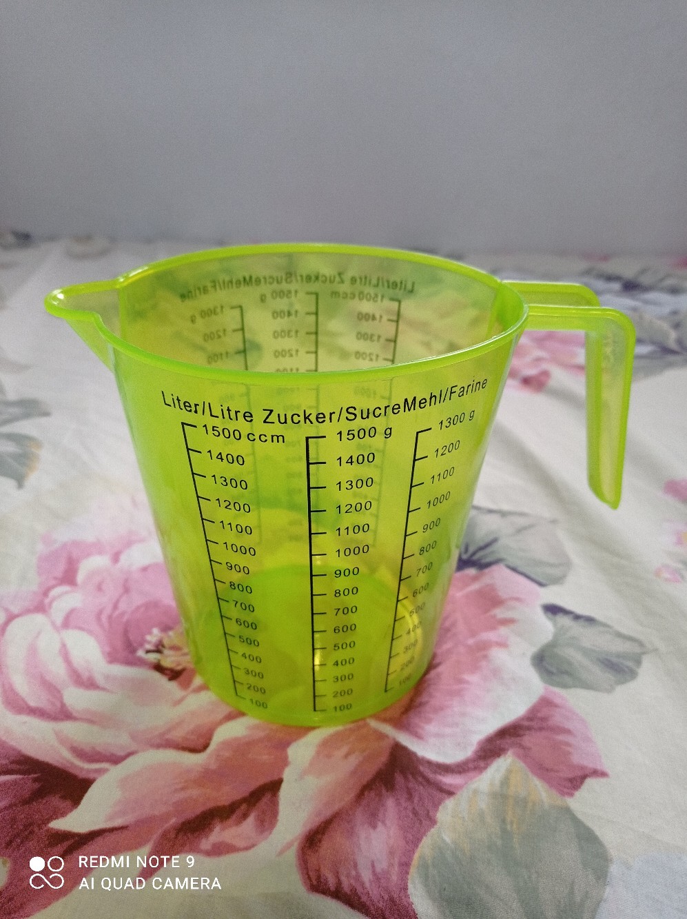 Gelas Ukur / Gelas Takar 1500 Cc Warna Random [ Per 1 Pcs ]