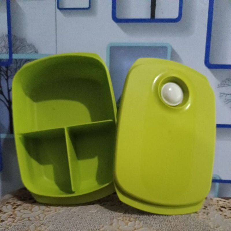 Byo lunch Tupperware preloved