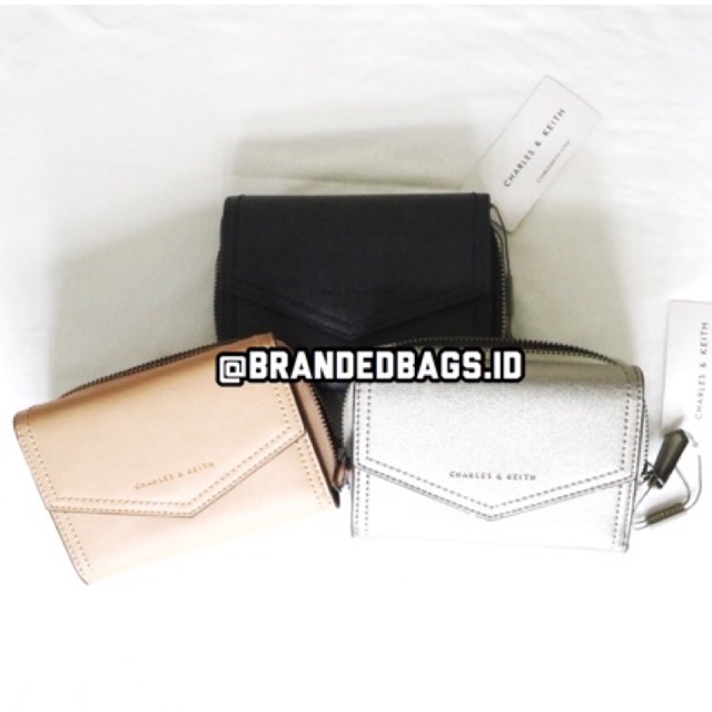 Dompet charles and keith med envelope wallet