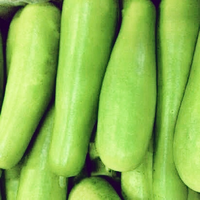 

Labu Air/Panjang (Bottle Gourd/Lauki/Cucuzza) 1 buah - sayur curah