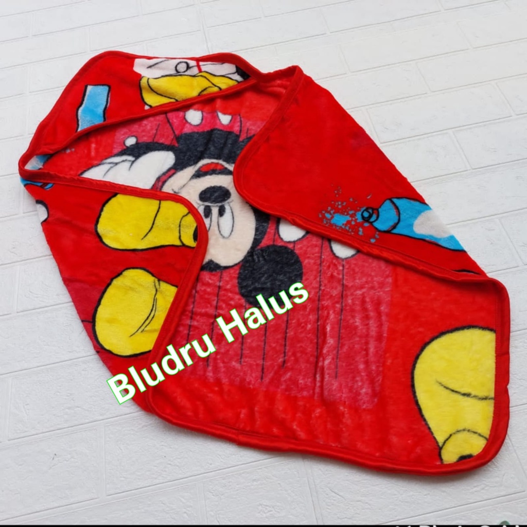 Selimut bayi buludru