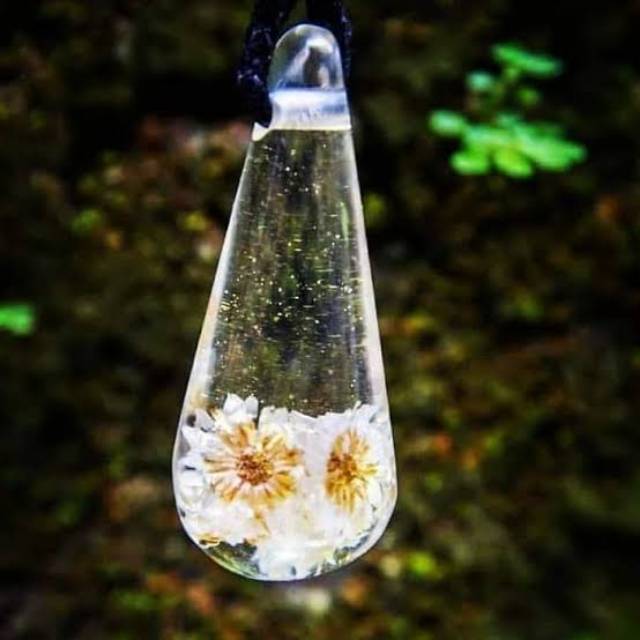 Kalung resin edelweiss bromo handemade