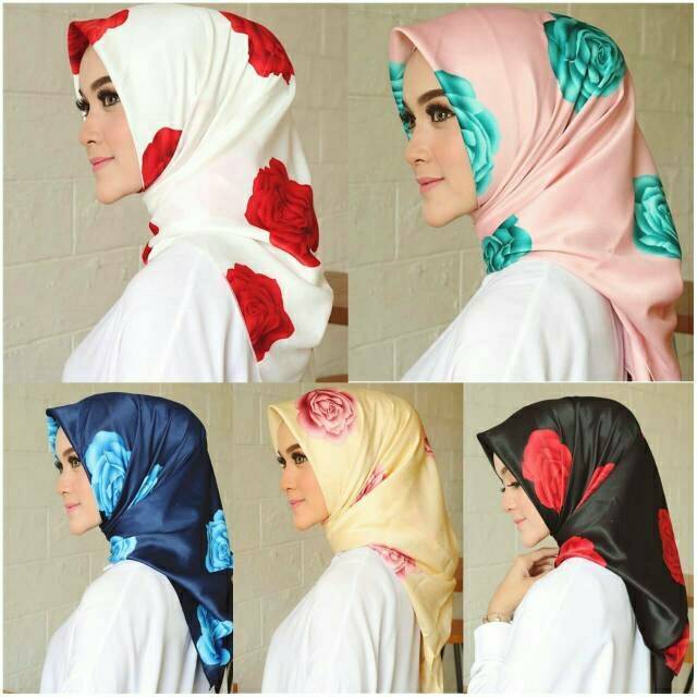 SEGIEMPAT MAXMARA MOTIF BUNGA/MAXMARA BUNGA/HIJAB MAXMARA