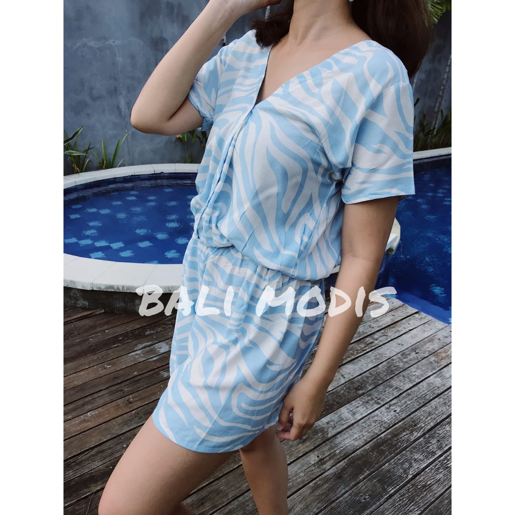 JUMPSUIT LENGAN PENDEK MOTIF BALI