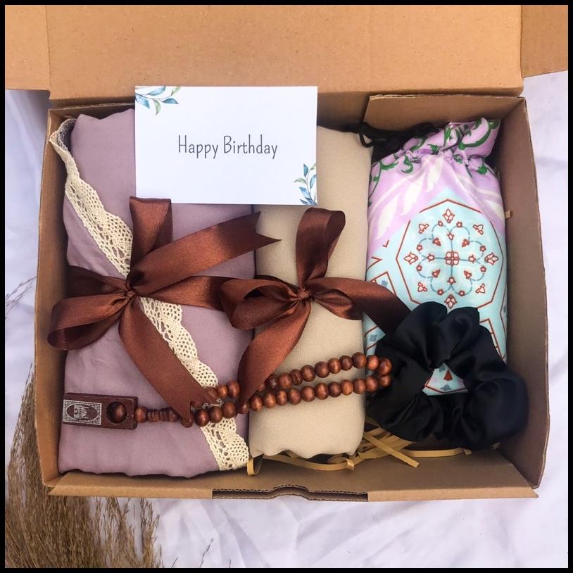 

Hampers Mukena / Hampers Ramadhan / Kado Wedding / Kado Cewek / Graduation / Kado Pacar / Kado Muslimah