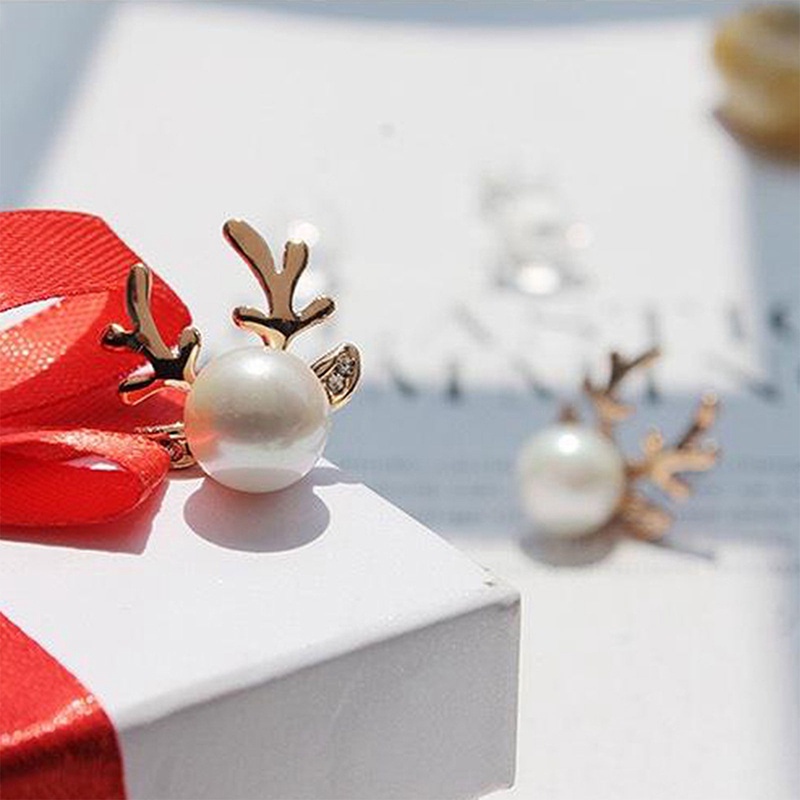 Anting Stud Desain Rusa Natal Aksen Mutiara Gaya Elegan Untuk Wanita