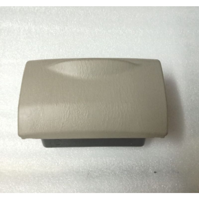 tutup laci asbak Innova 2009/15(cream)