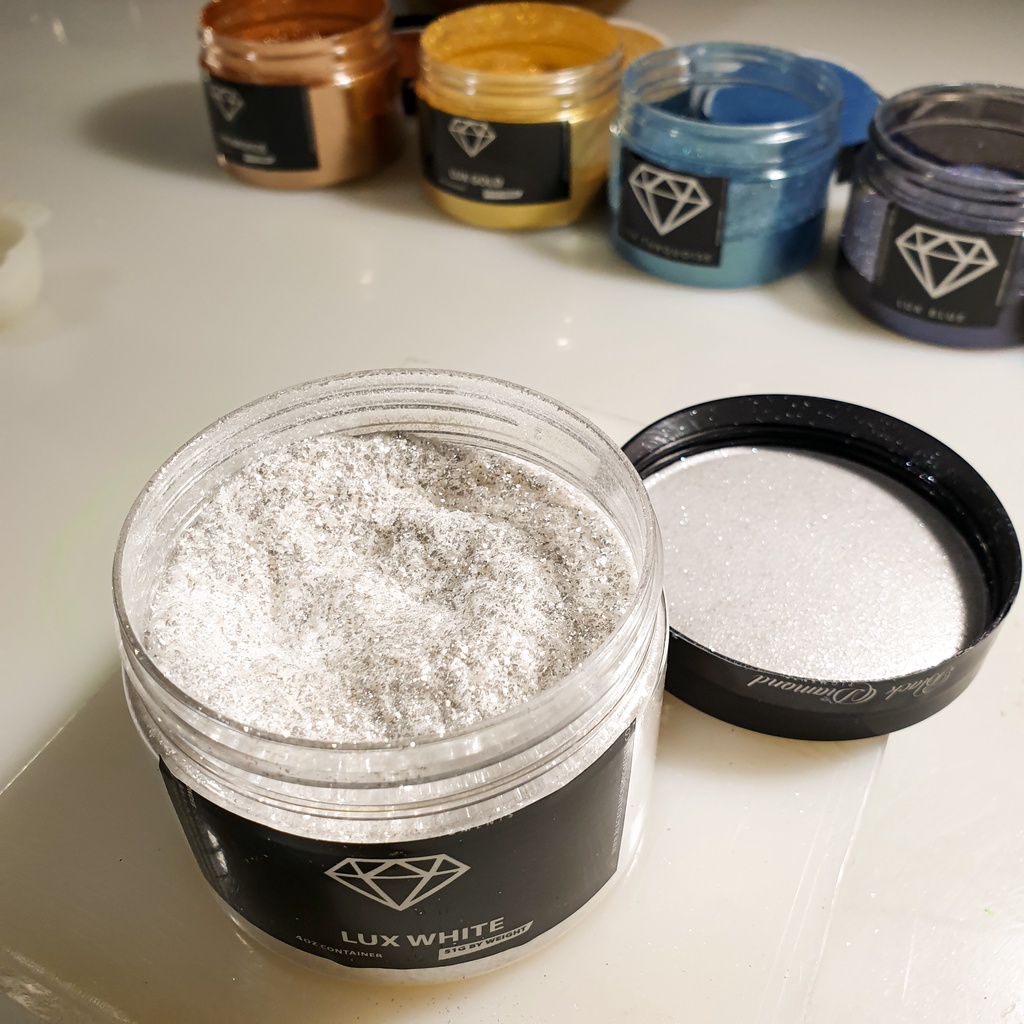 

LUX WHITE Black Diamond Pure Mica Powder