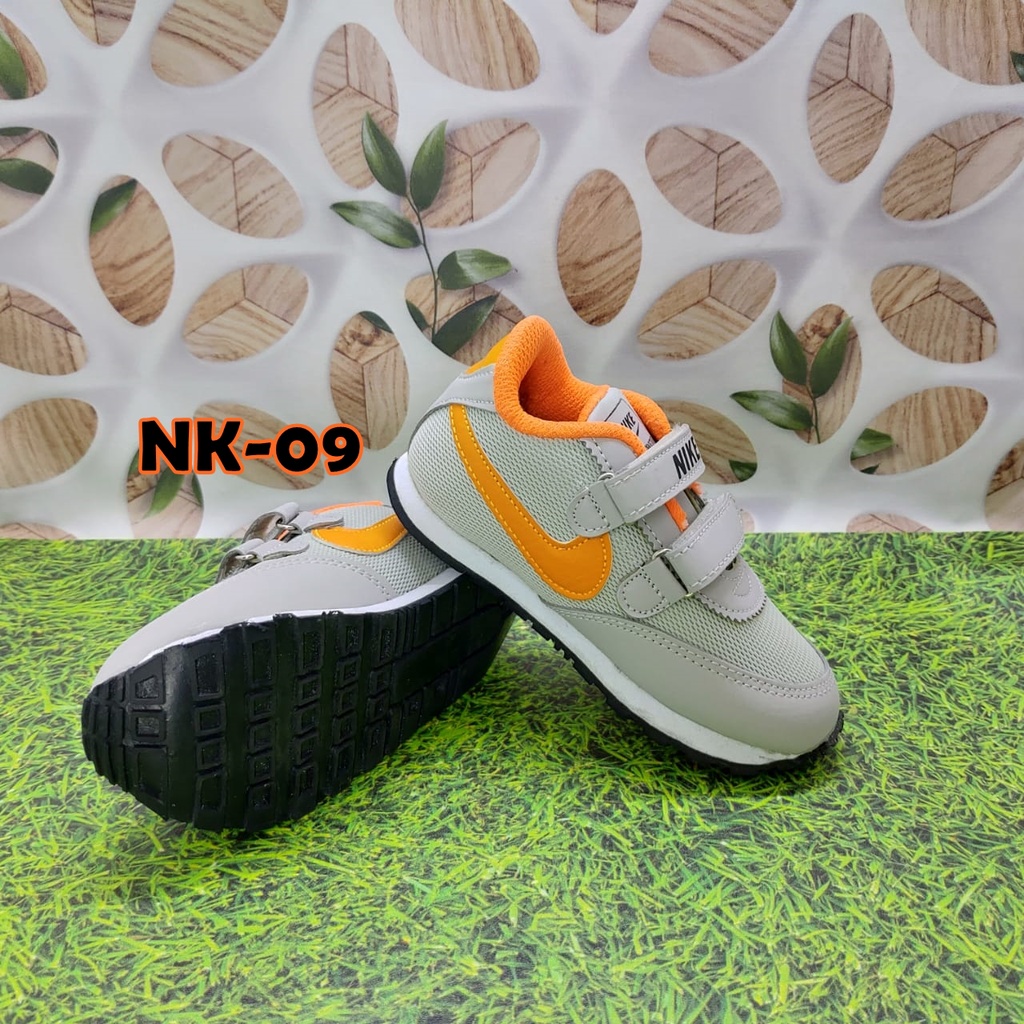 Sepatu Sneakers Anak Perempuan / Sneakers Anak Laki Laki / Sepatu Nike Anak Perempuan /  Sneakers An