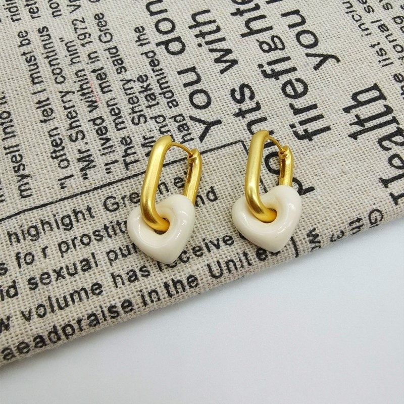 Anting Tusuk Gantung Bentuk Hati enamel Gaya vintage Untuk Wanita