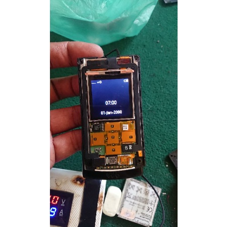 LCD depan/luar Sony Ericsson W980 Madonna 8GB original