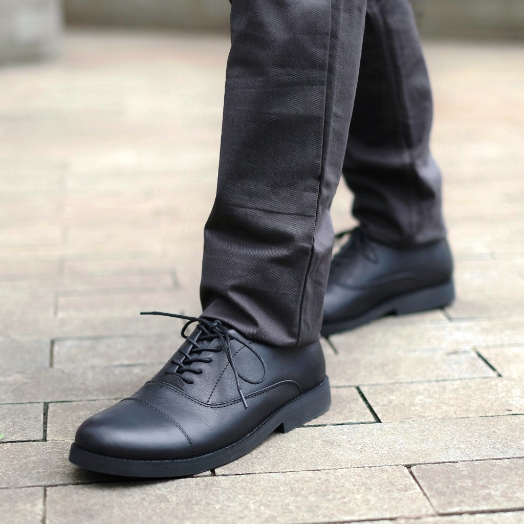 OXFORD 01 BLACK ORIGINAL x KENZIOS Sepatu Kulit Sapi Asli Hitam Pria Formal Pantofel Tali Kerja Kantor Dinas Resmi Guru Kantoran Pesta Undangan Wedding Kondangan Nikah Wisuda Kuliah Semi Casual Derby Genuine Leather Kenzio Footwear Keren Terbaru Kekinian