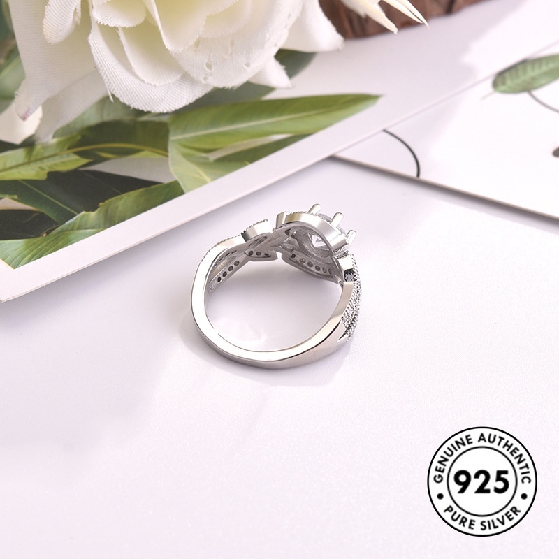 Cincin Sterling Silver 925 Desain Daun Hias Berlian Imitasi Elegan Untuk Wanita