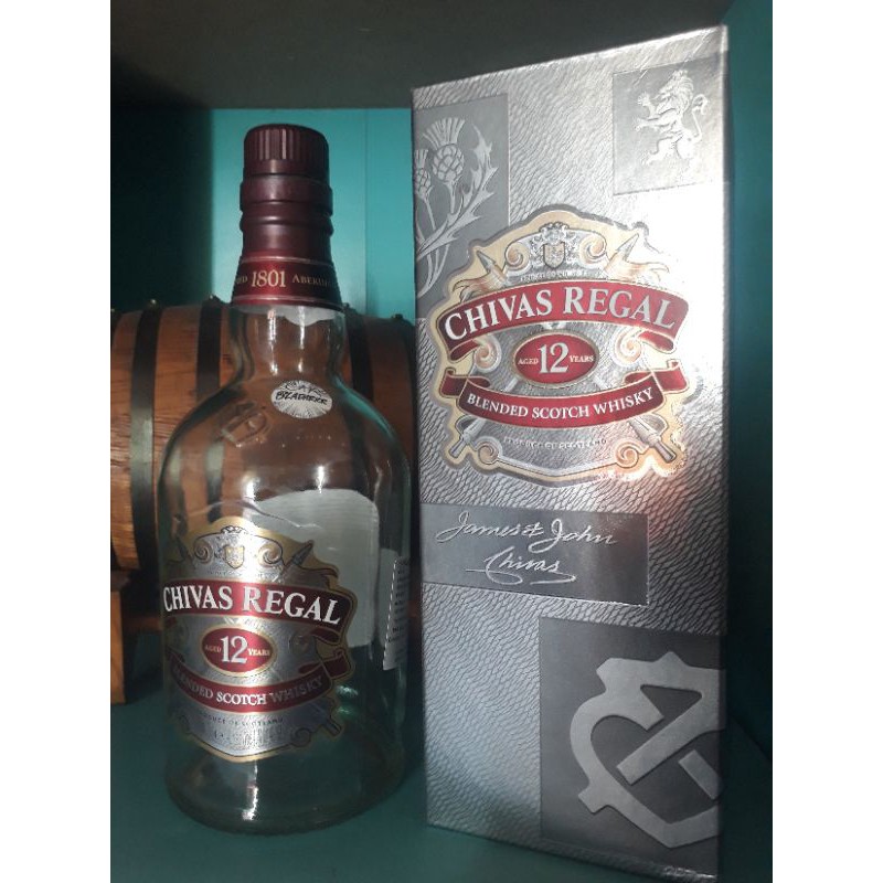 Botol kosong bekas miras Whisky Chivas 12 YO import unik