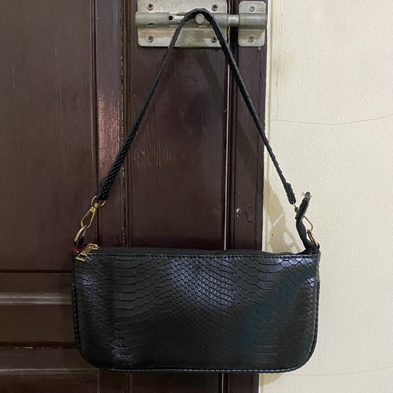 [PRELOVED] CROCO SHOULDER BAG