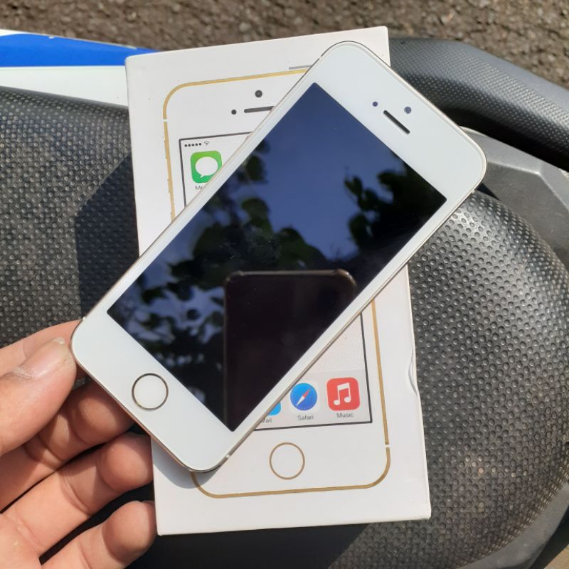 iPhone 5s 16gb Original  BEBAS RISET. 4G ALL OPERATOR  Mulus Fullset . BEBAS RETUR