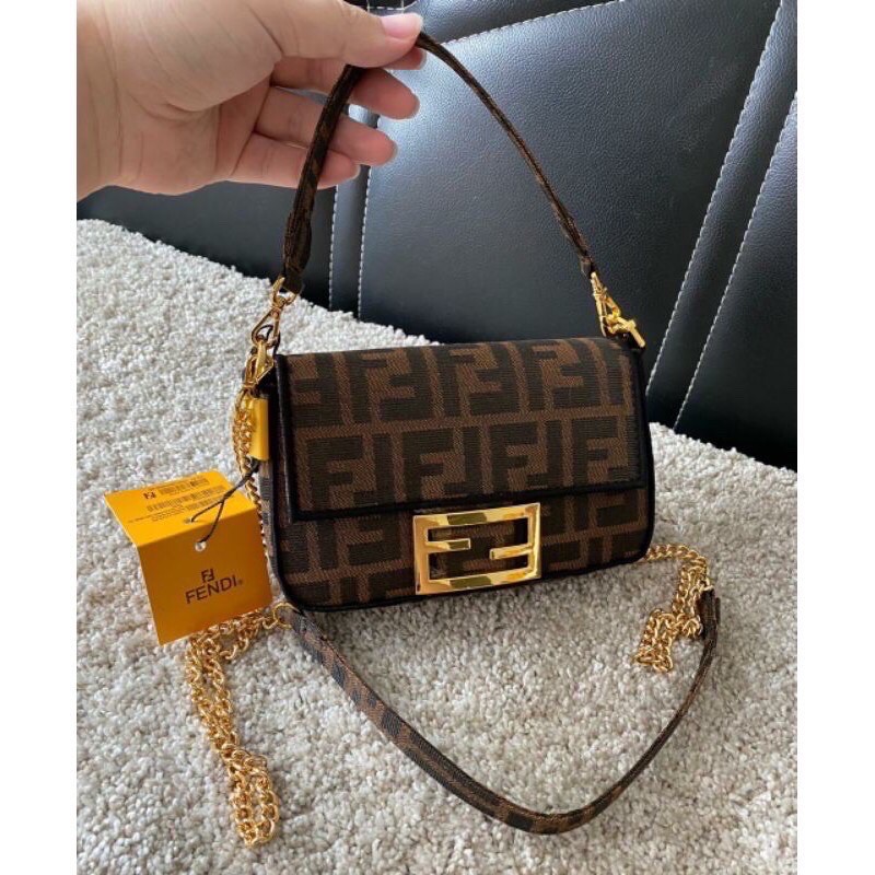 TAS FENDI MINI BAGUETTE FREE BOX