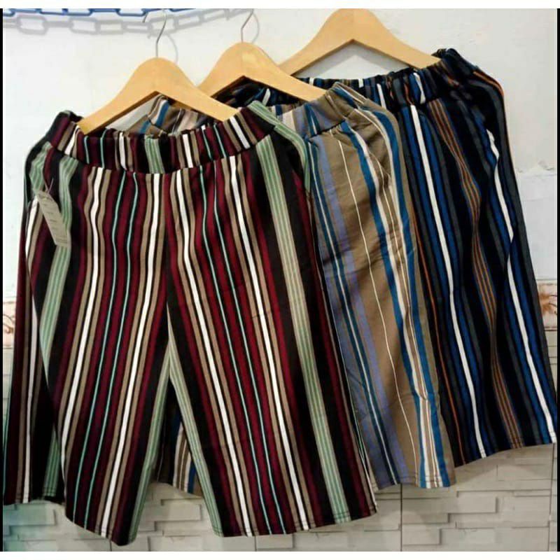 Celana Kulot Pendek Motif Salur / Celana Pendek Wanita Dewasa / Celana Pendek 7/8 Untuk Santai / Cel