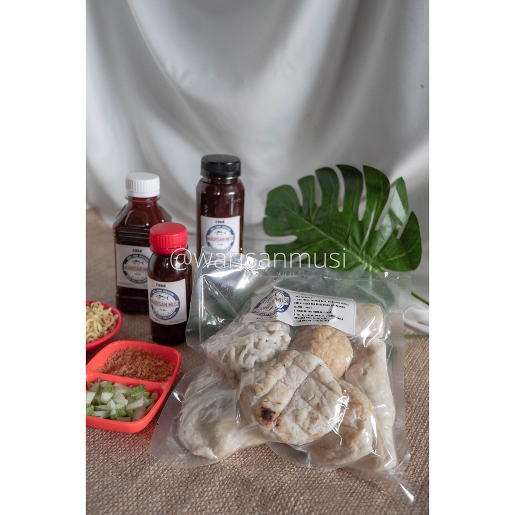 

(Paket WM 1 / WM 2) Pempek Frozen Warisan Musi Isi 5pcs FREE Cuko