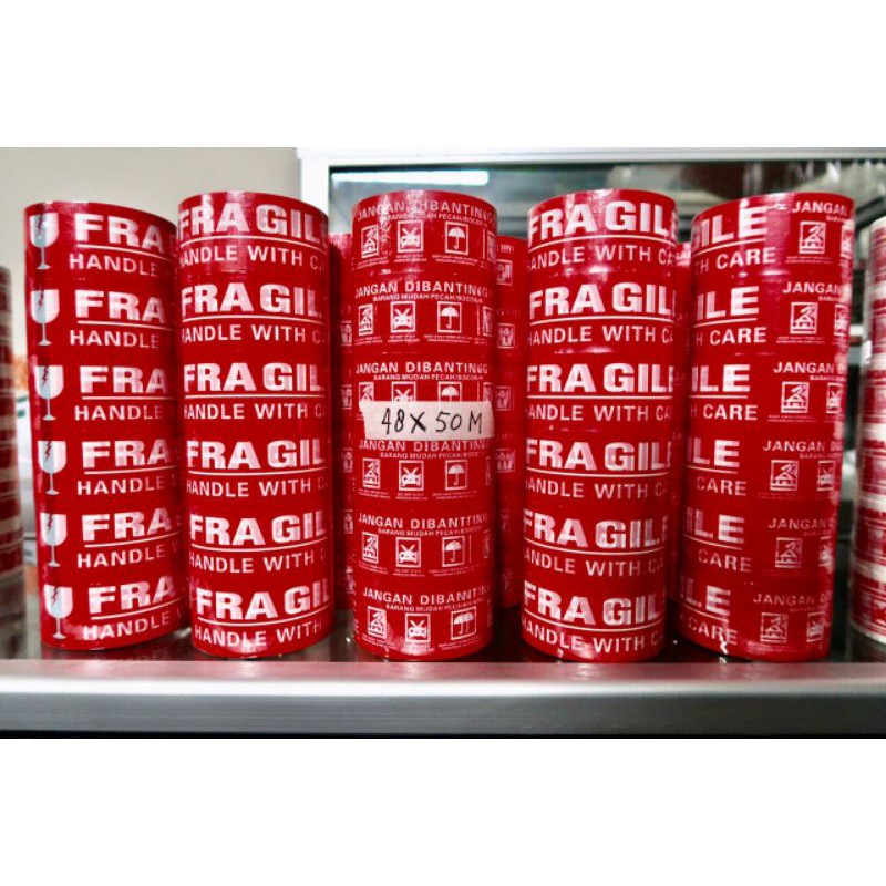 

Lakban Fragile warna merah dan putih