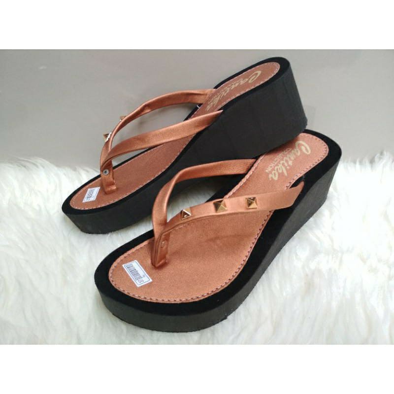 Wedges Piramid Cantika