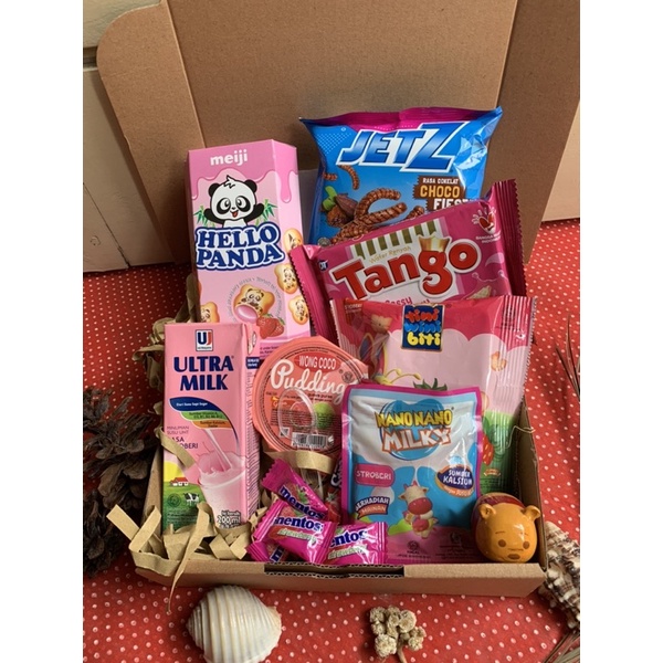 

GIFT SNACK BOX PINK WISUDA ULANG TAHUN
