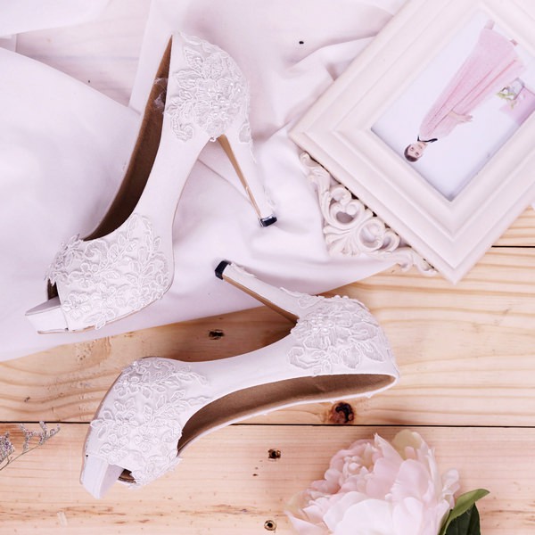 SLIGHT Sepatu High Heels Peeptoe Customized Brokat Payet Putih Lace Wedding Shoes