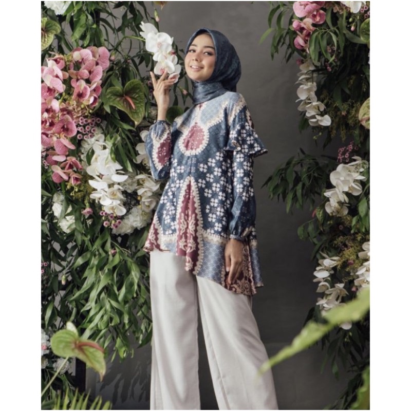 Preloved anggrek blouse wearing klamby