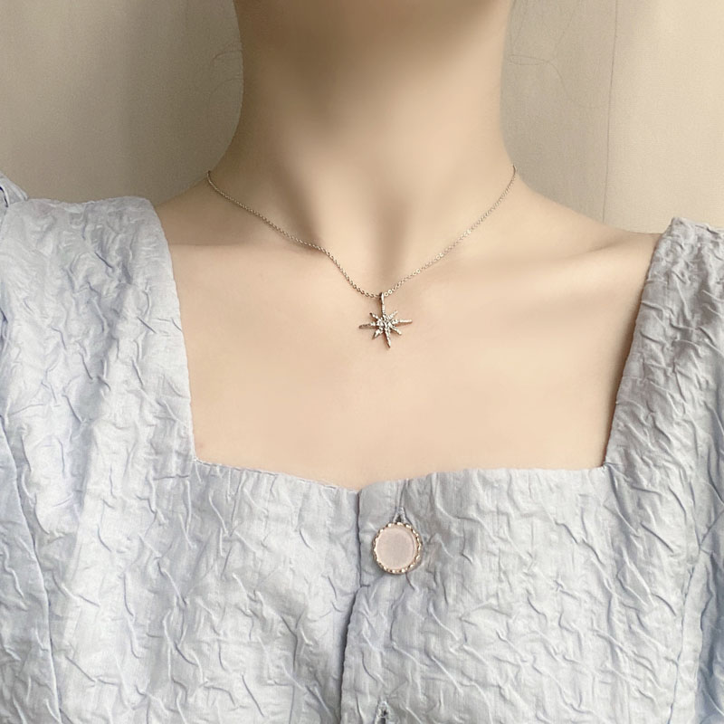 Kalung Choker Dengan Liontin Daun Clover Warna Silver Untuk Wanita