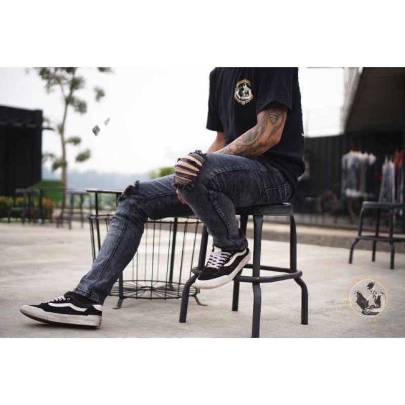 New Celana Jeans Skiny Sobek Lutut Pria Varian Warna