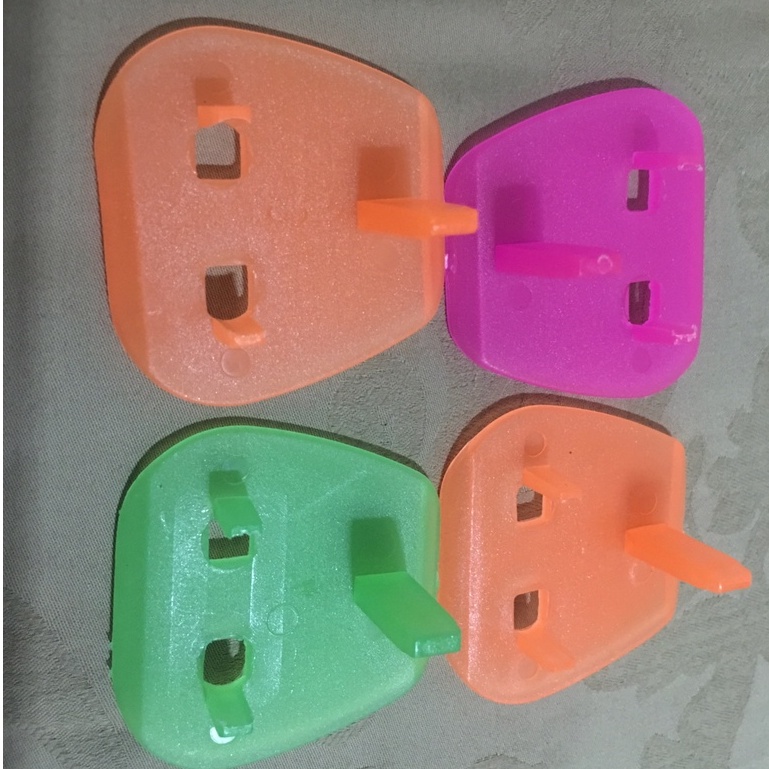 Converter Colokan Dari Kaki Tiga Ke Kaki Dua Bahan Plastik ( 5 pcs )