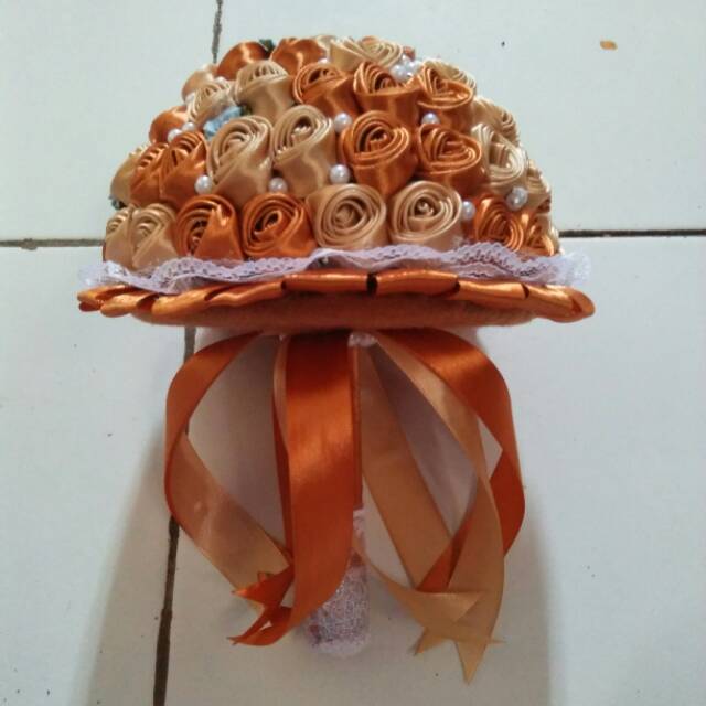 

Buket bunga gold kombinasi coklat shogan