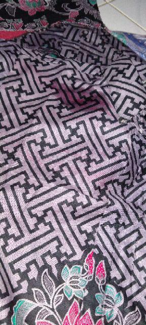 Batik Dianputri | Couple Batik Wanita Motif Manuk Ulir Merah Seragam Batik