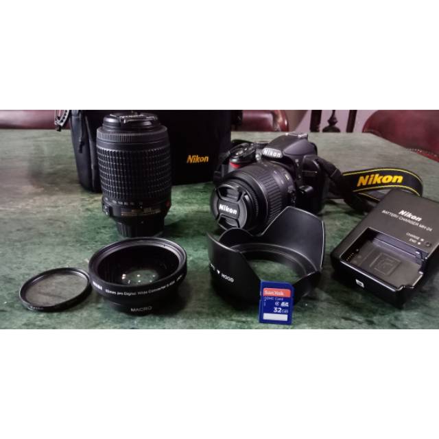 Nikon D3100 sepaket + lensa